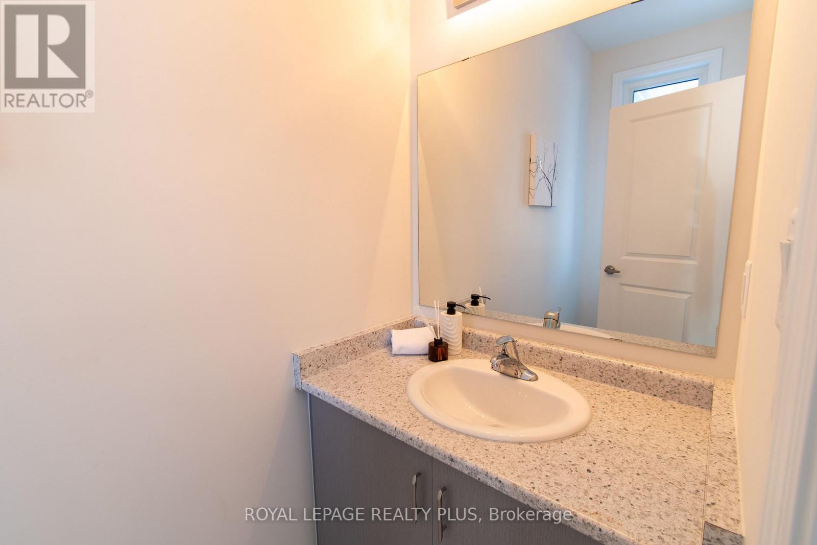 147 Dovedale Drive Property Photo 3