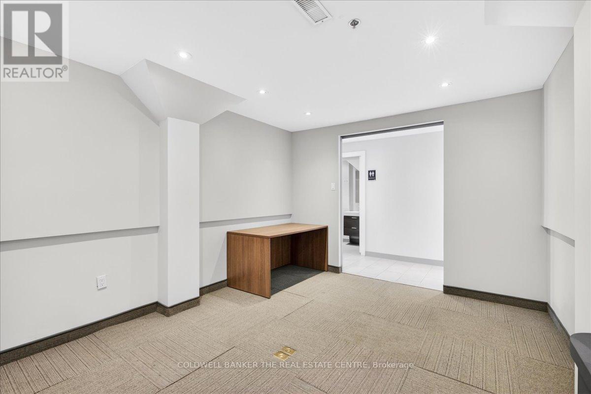 84 - 556 Edward Avenue Property Photo 17