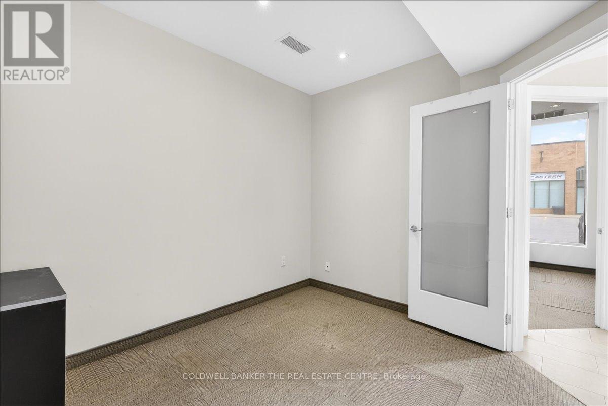 84 - 556 Edward Avenue Property Photo 26
