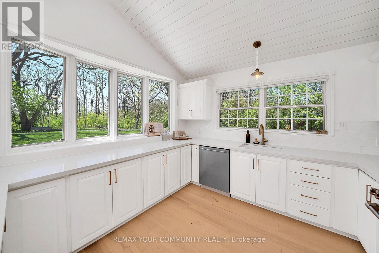 12768 Weston Road Property Photo 10