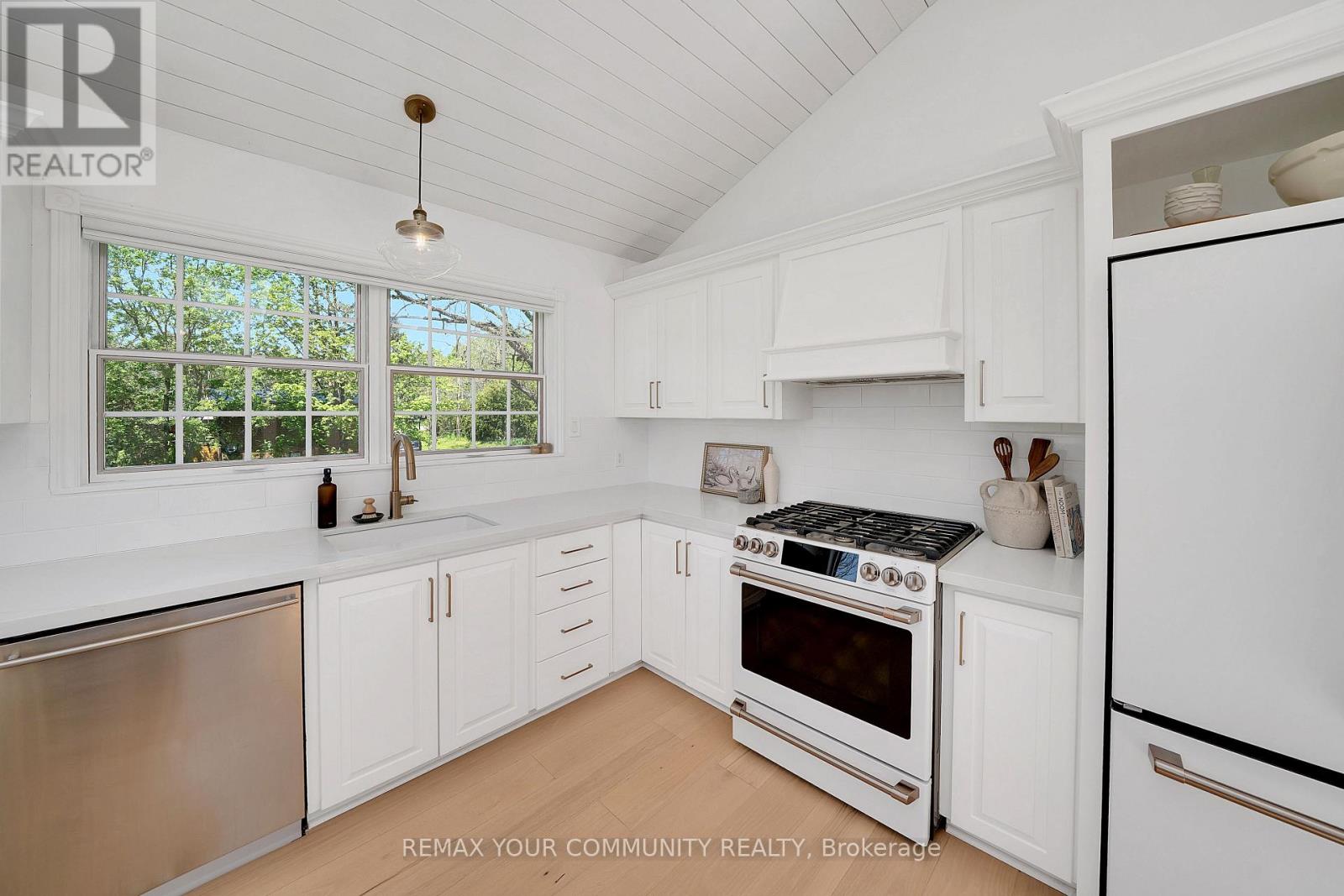 12768 Weston Road Property Photo 11