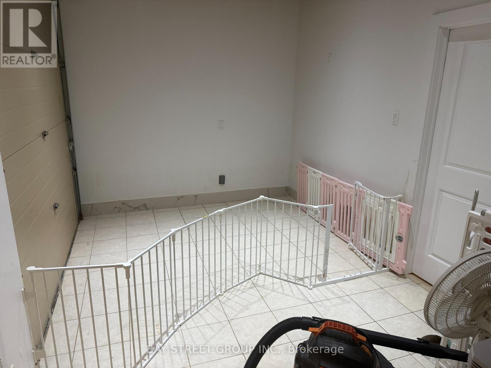 26 - 290 Yorktech Drive Property Photo 13