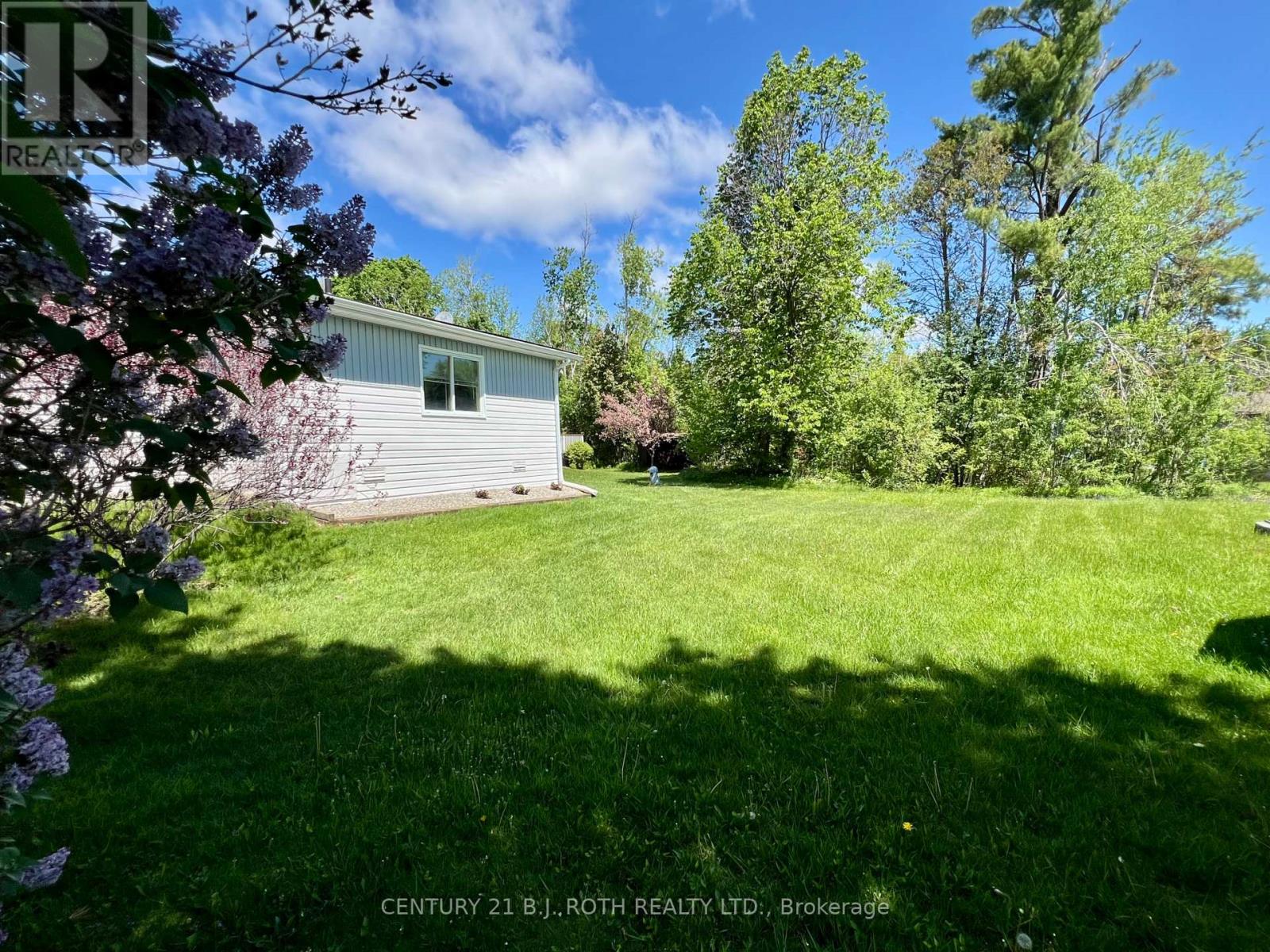 1 Nectarine Court Property Photo 2