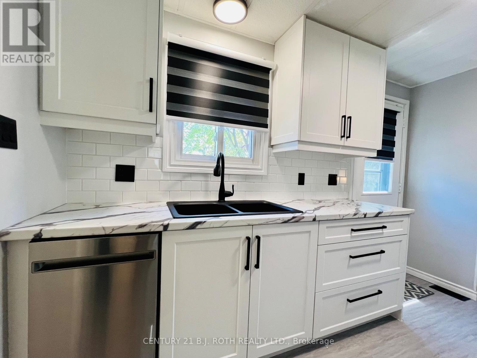 1 Nectarine Court Property Photo 6