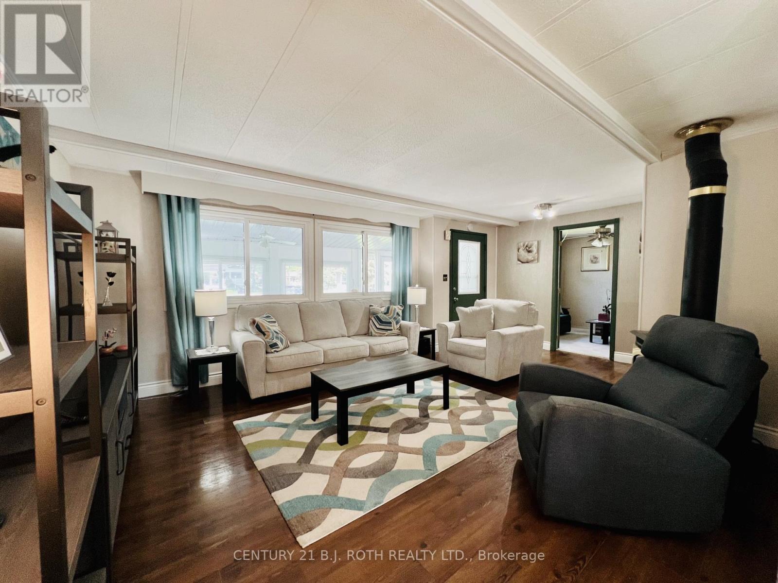 1 Nectarine Court Property Photo 8