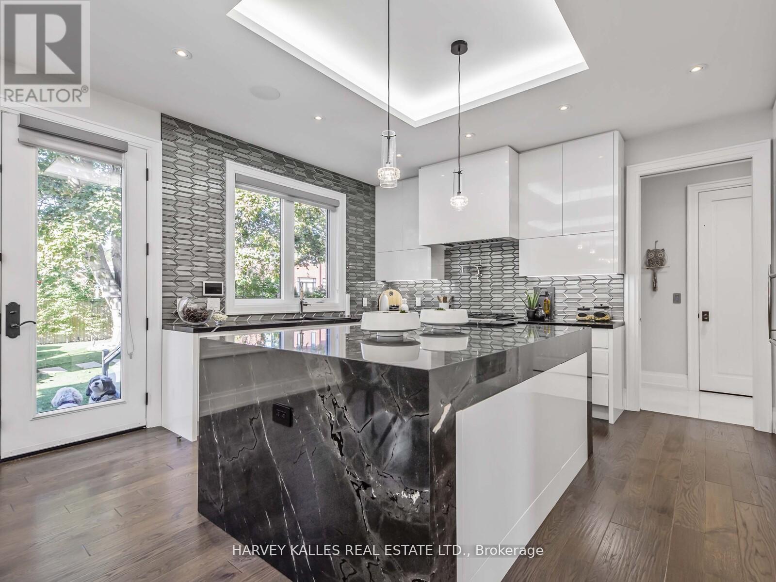 10 Malaren Road Property Photo 13