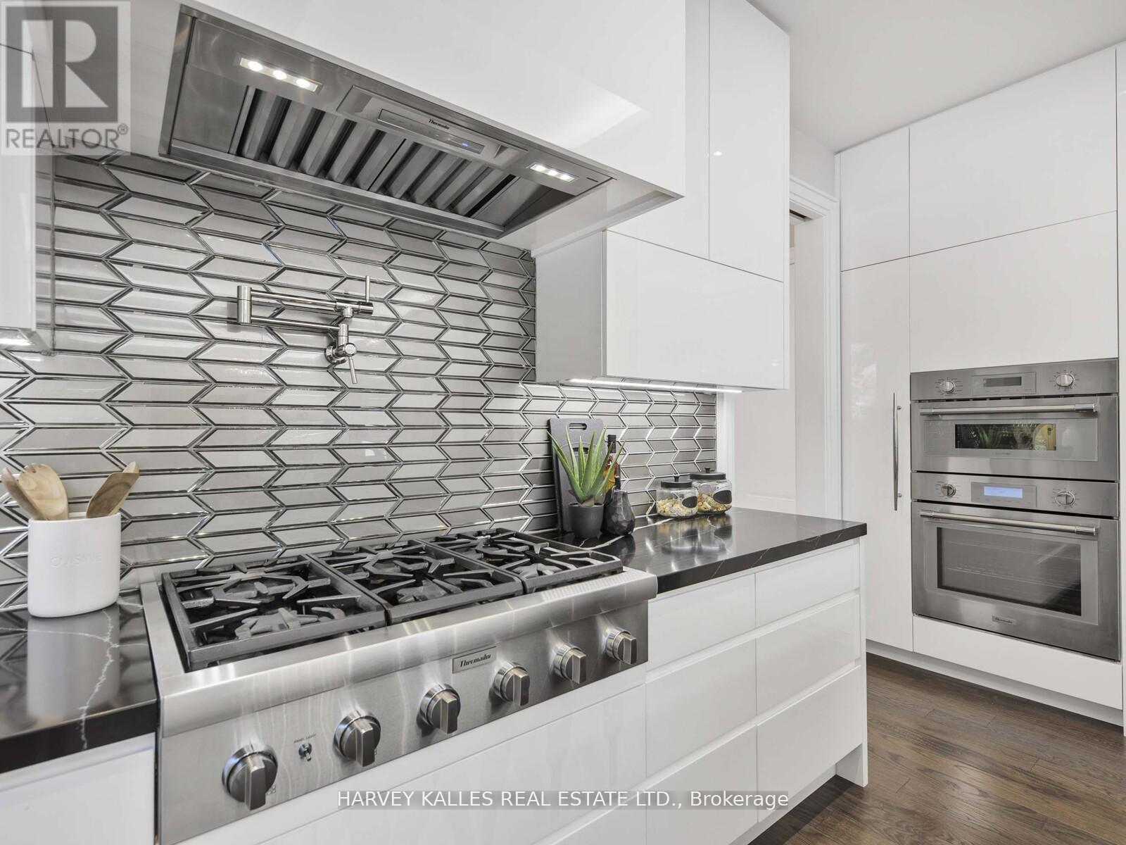 10 Malaren Road Property Photo 15