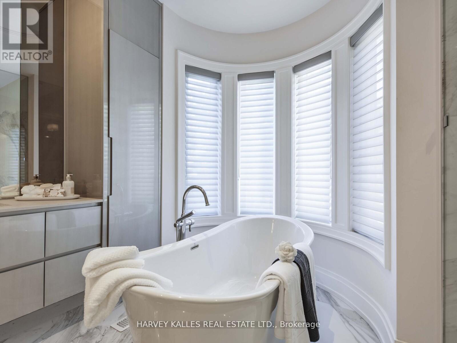 10 Malaren Road Property Photo 25