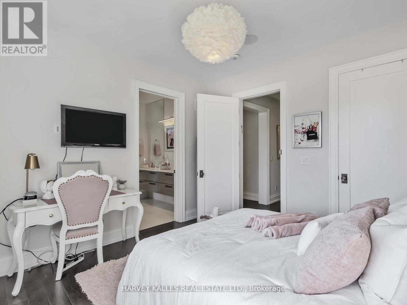 10 Malaren Road Property Photo 32
