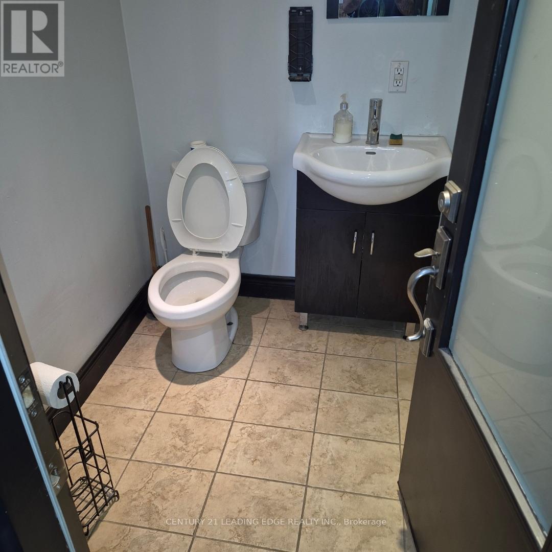 4 - 559 Steven Court Property Photo 10