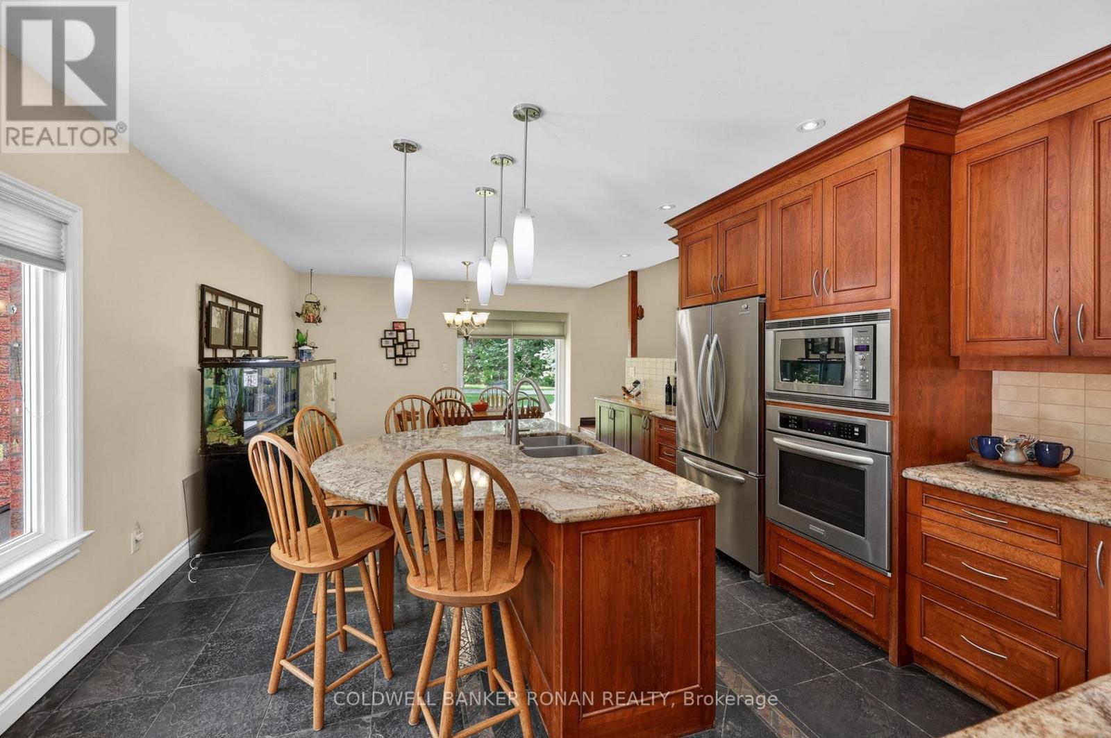 5565 5th Line Property Photo 14