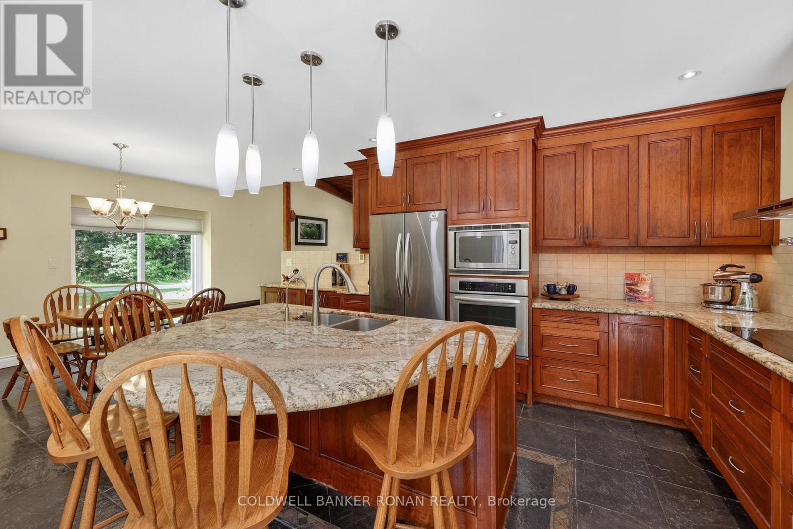 5565 5th Line Property Photo 15