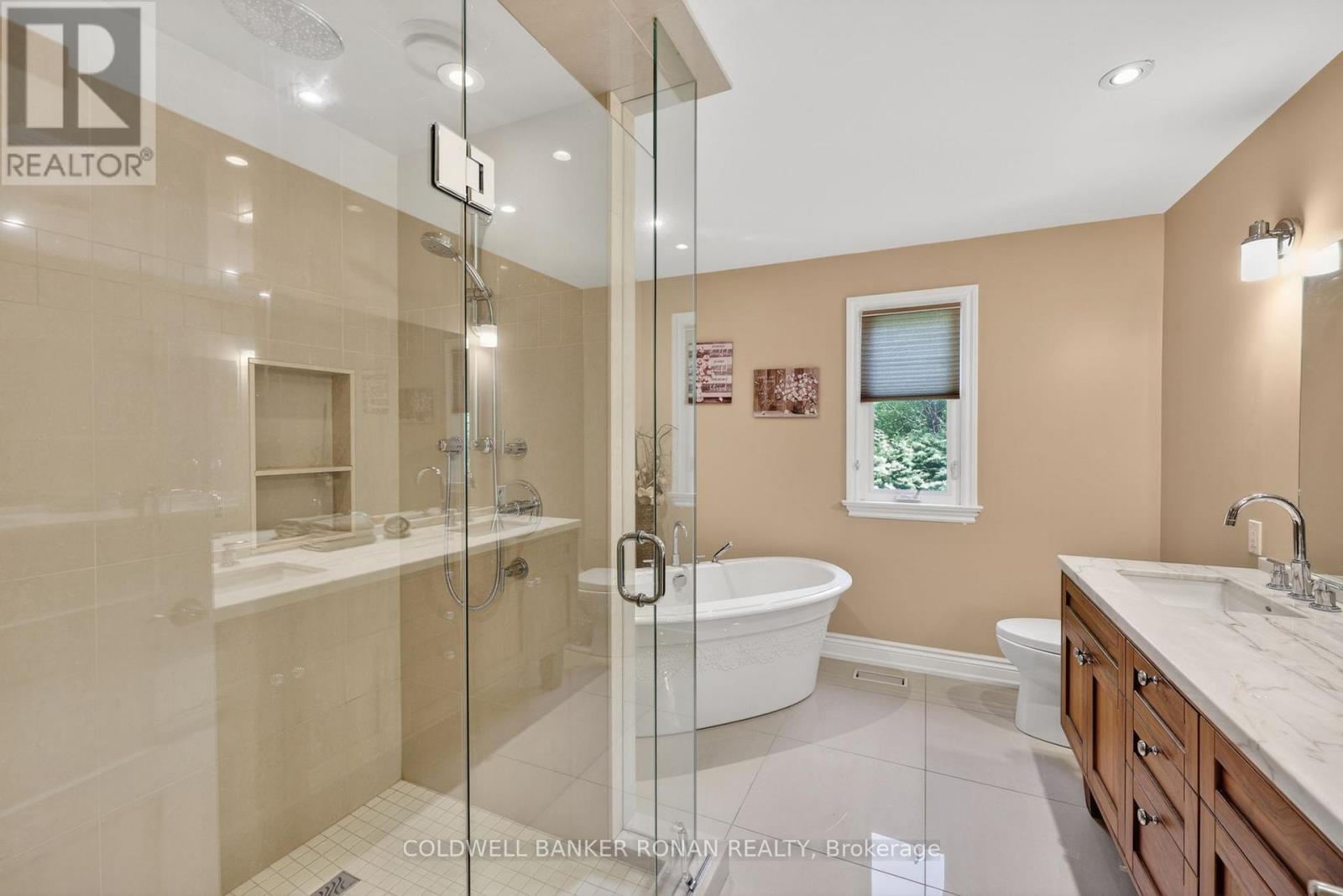 5565 5th Line Property Photo 18