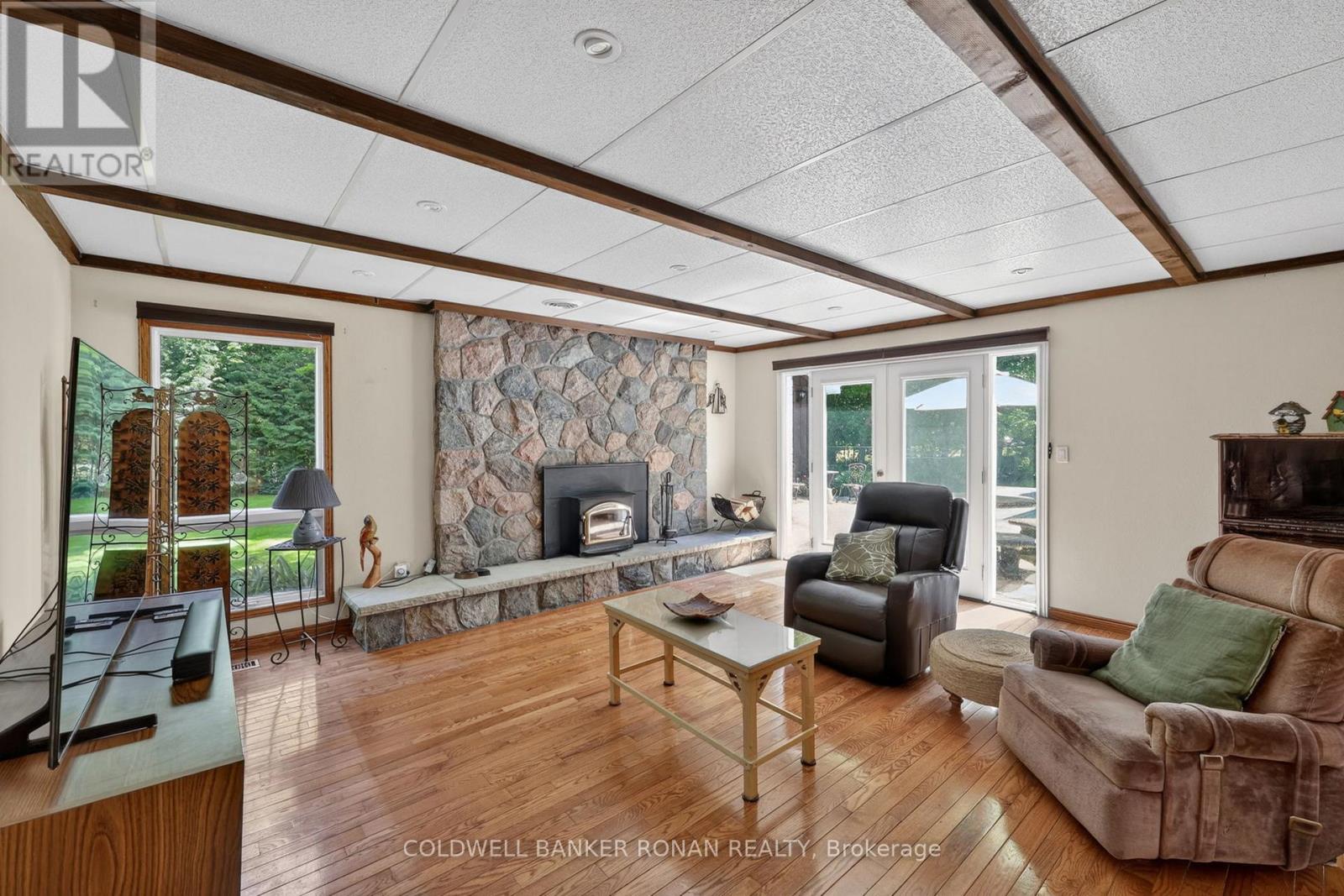 5565 5th Line Property Photo 24