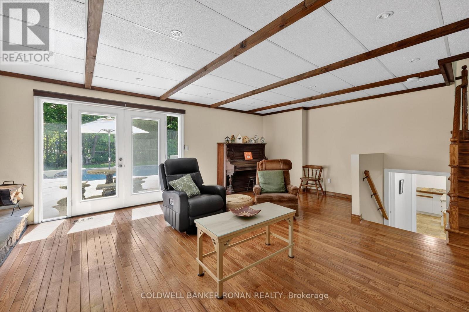 5565 5th Line Property Photo 25
