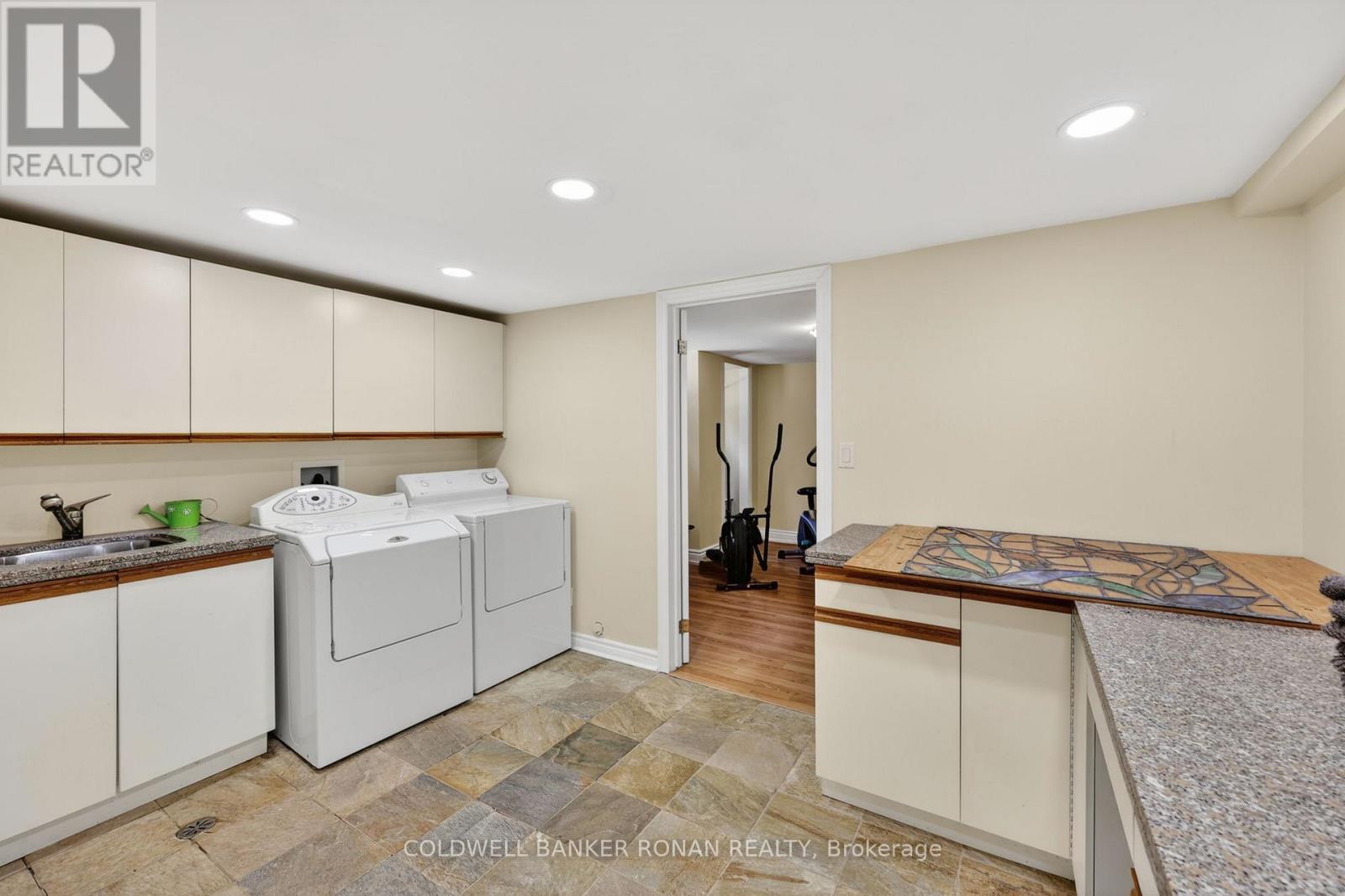 5565 5th Line Property Photo 26