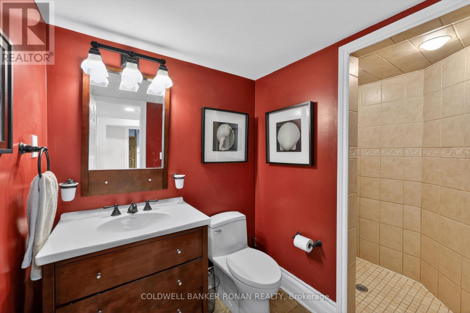 5565 5th Line Property Photo 28