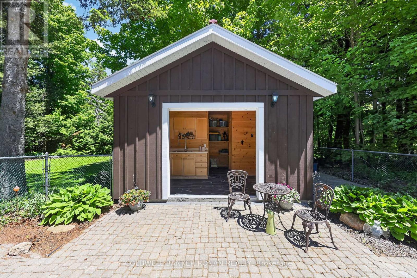 5565 5th Line Property Photo 30