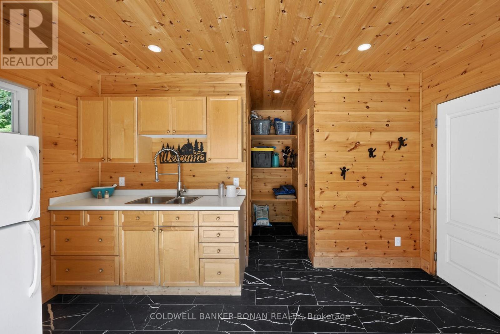 5565 5th Line Property Photo 31