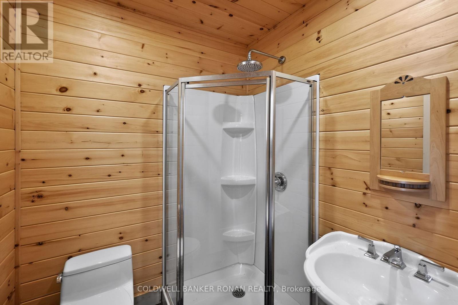 5565 5th Line Property Photo 32