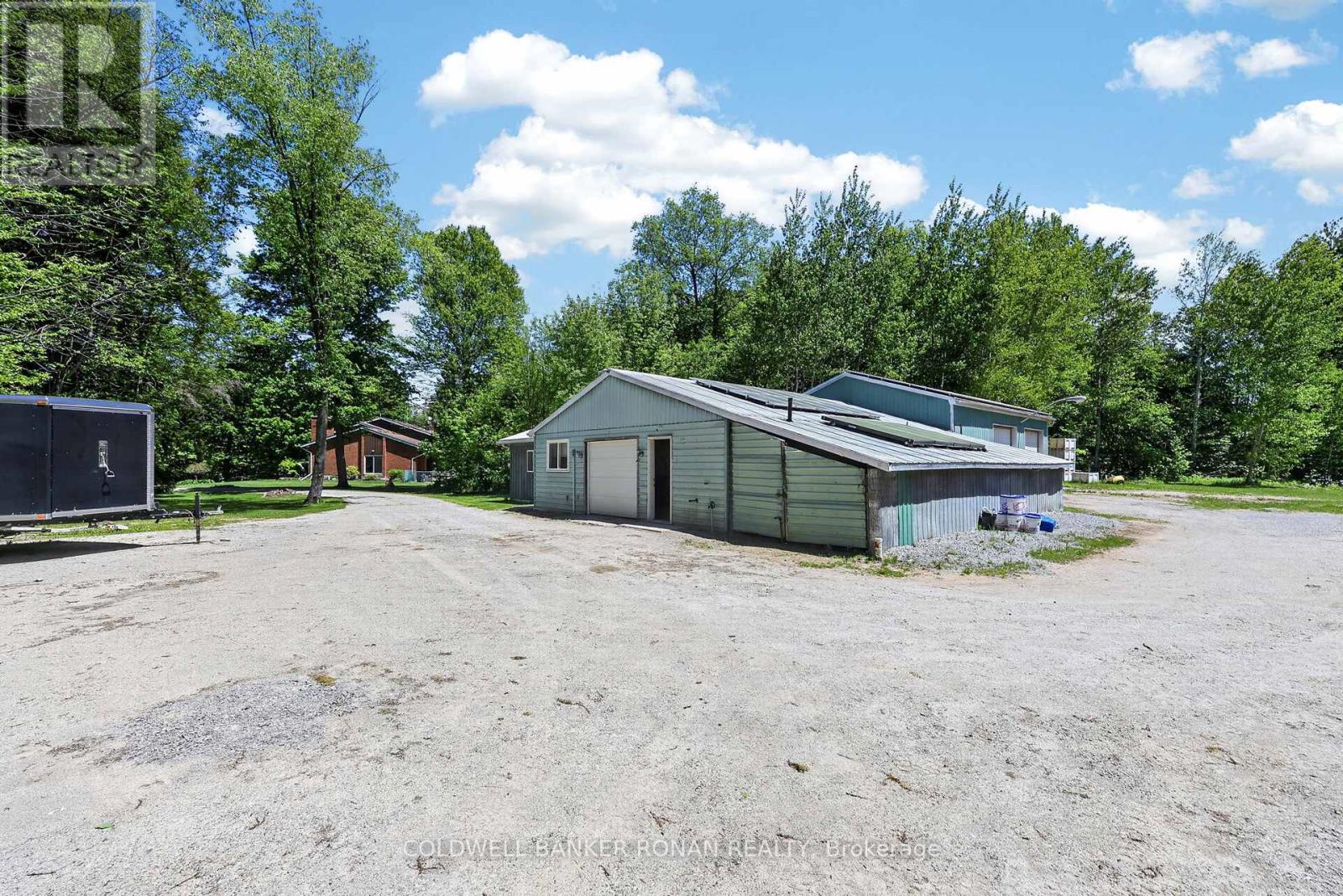5565 5th Line Property Photo 39