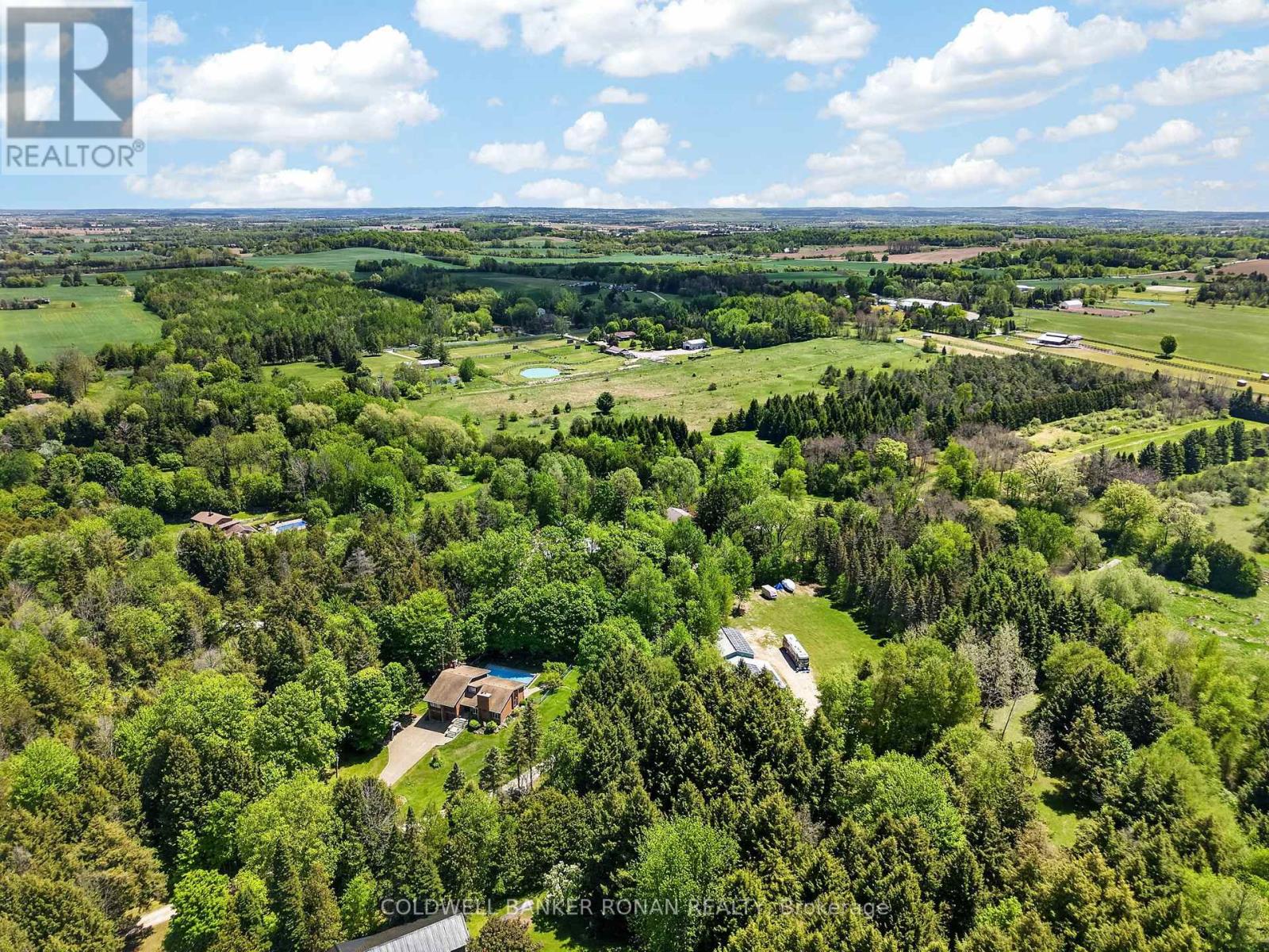 5565 5th Line Property Photo 49