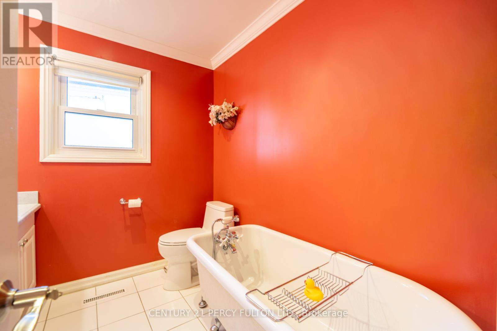 3 Henderson Avenue Property Photo 29