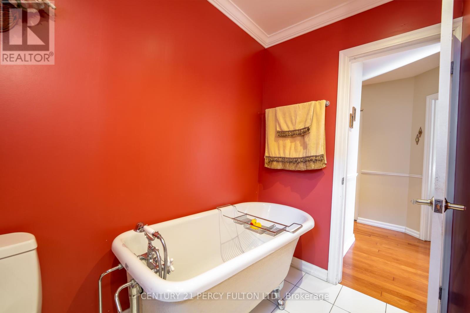 3 Henderson Avenue Property Photo 31