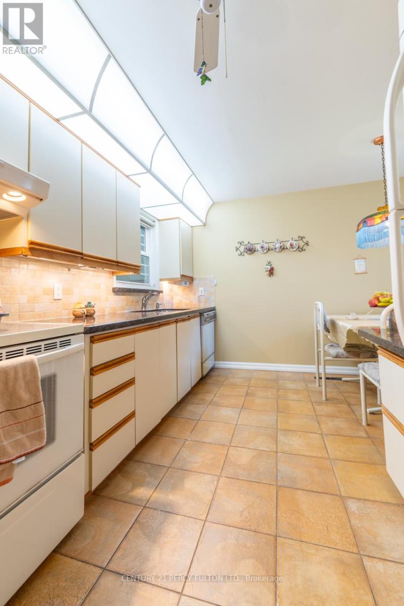 3 Henderson Avenue Property Photo 34