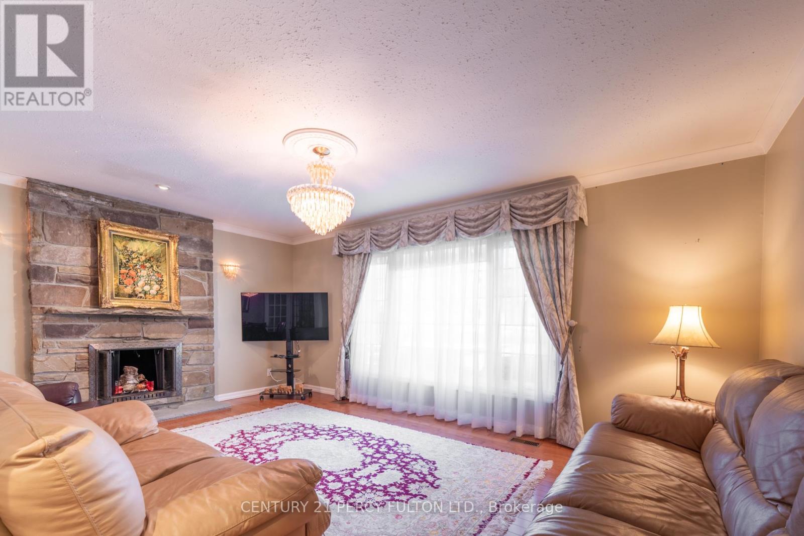 3 Henderson Avenue Property Photo 40