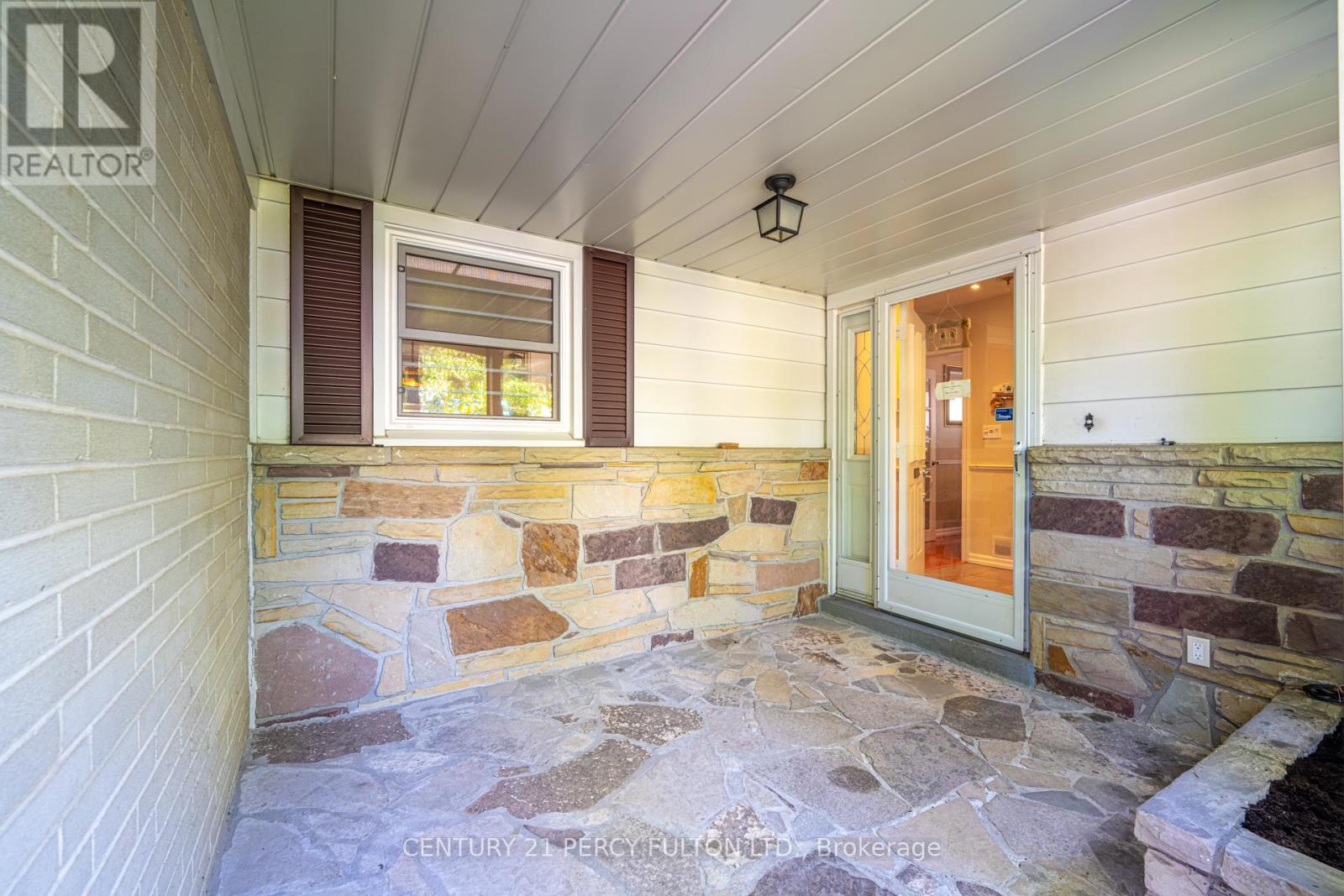 3 Henderson Avenue Property Photo 44
