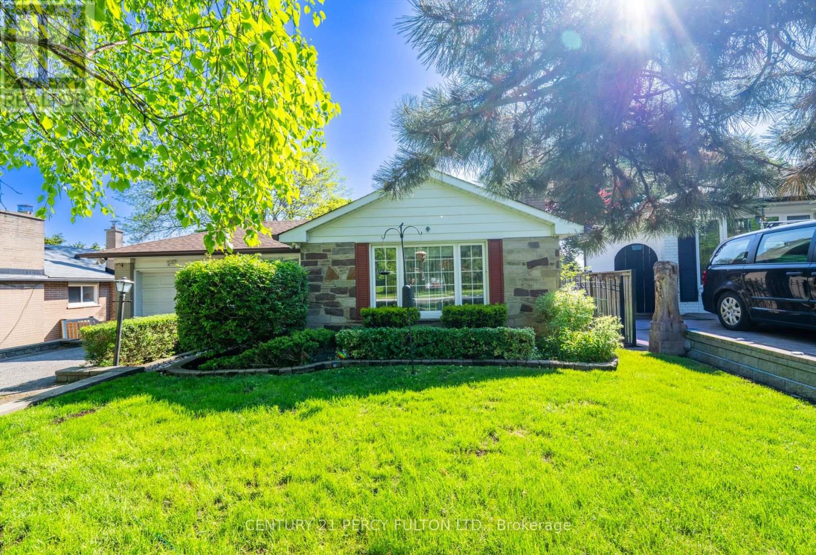 3 Henderson Avenue Property Photo 47