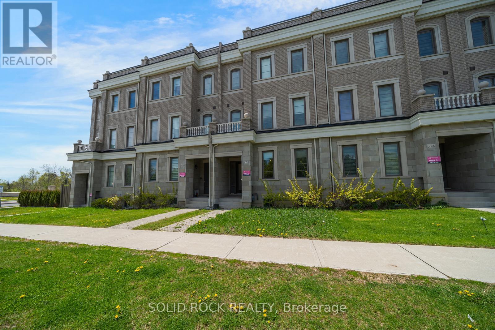 9376 Bayview Avenue Property Photo 2