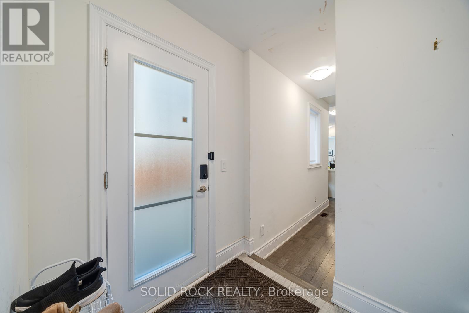 9376 Bayview Avenue Property Photo 3