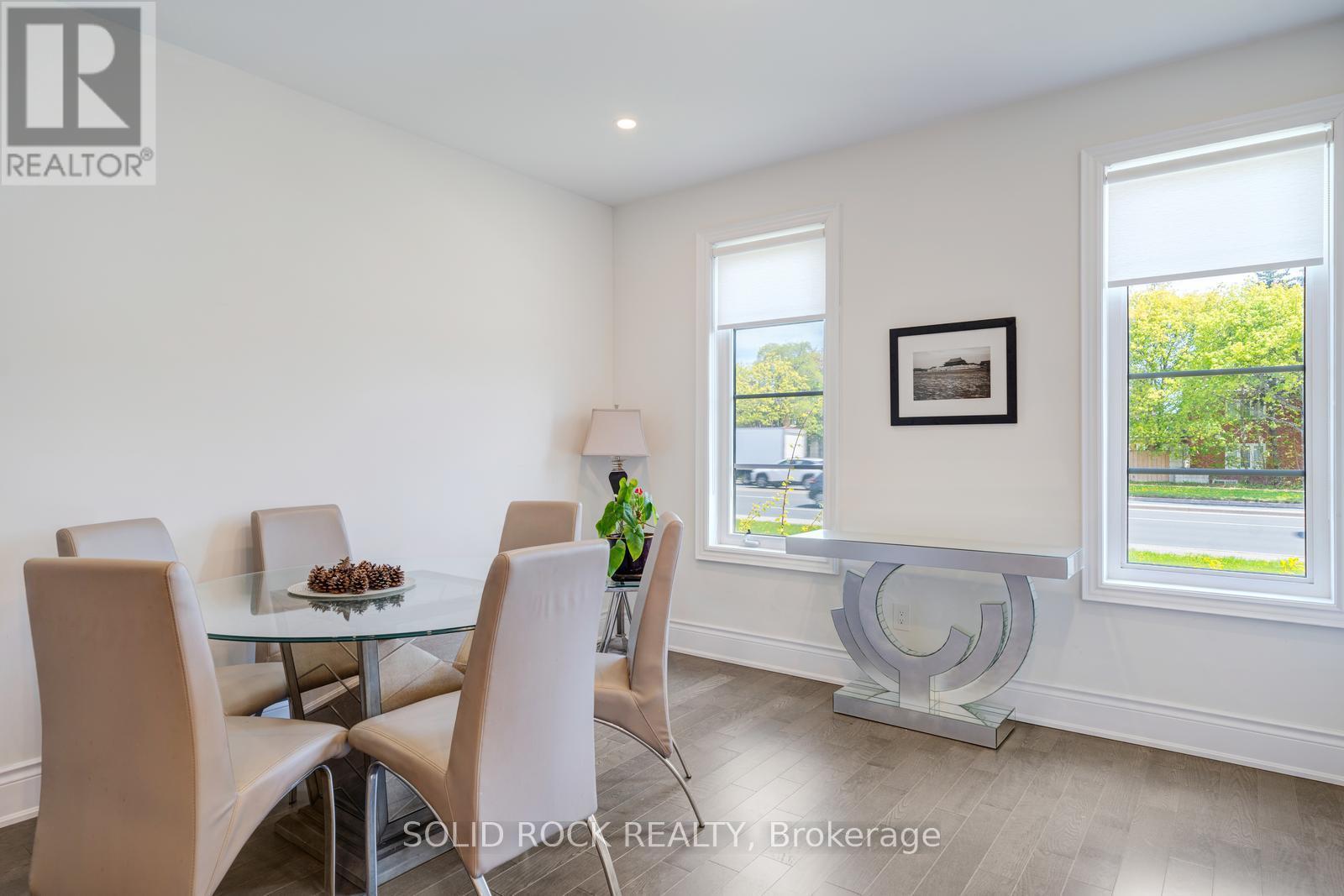 9376 Bayview Avenue Property Photo 4