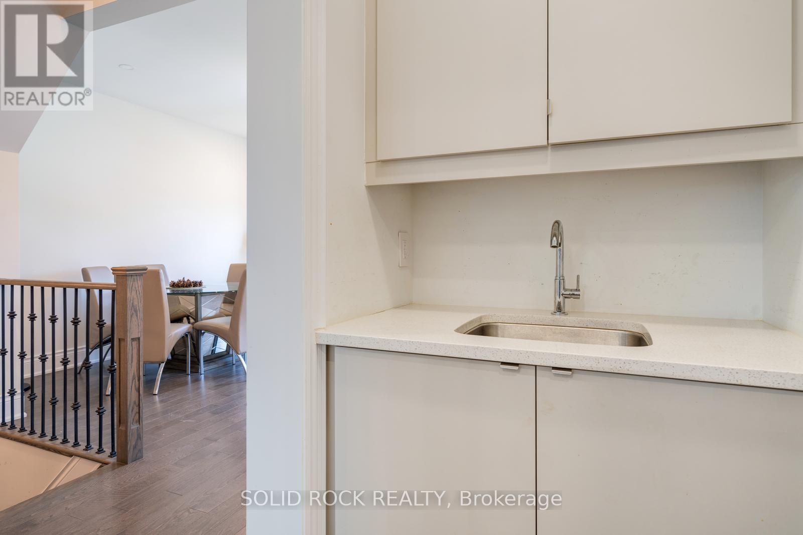9376 Bayview Avenue Property Photo 8