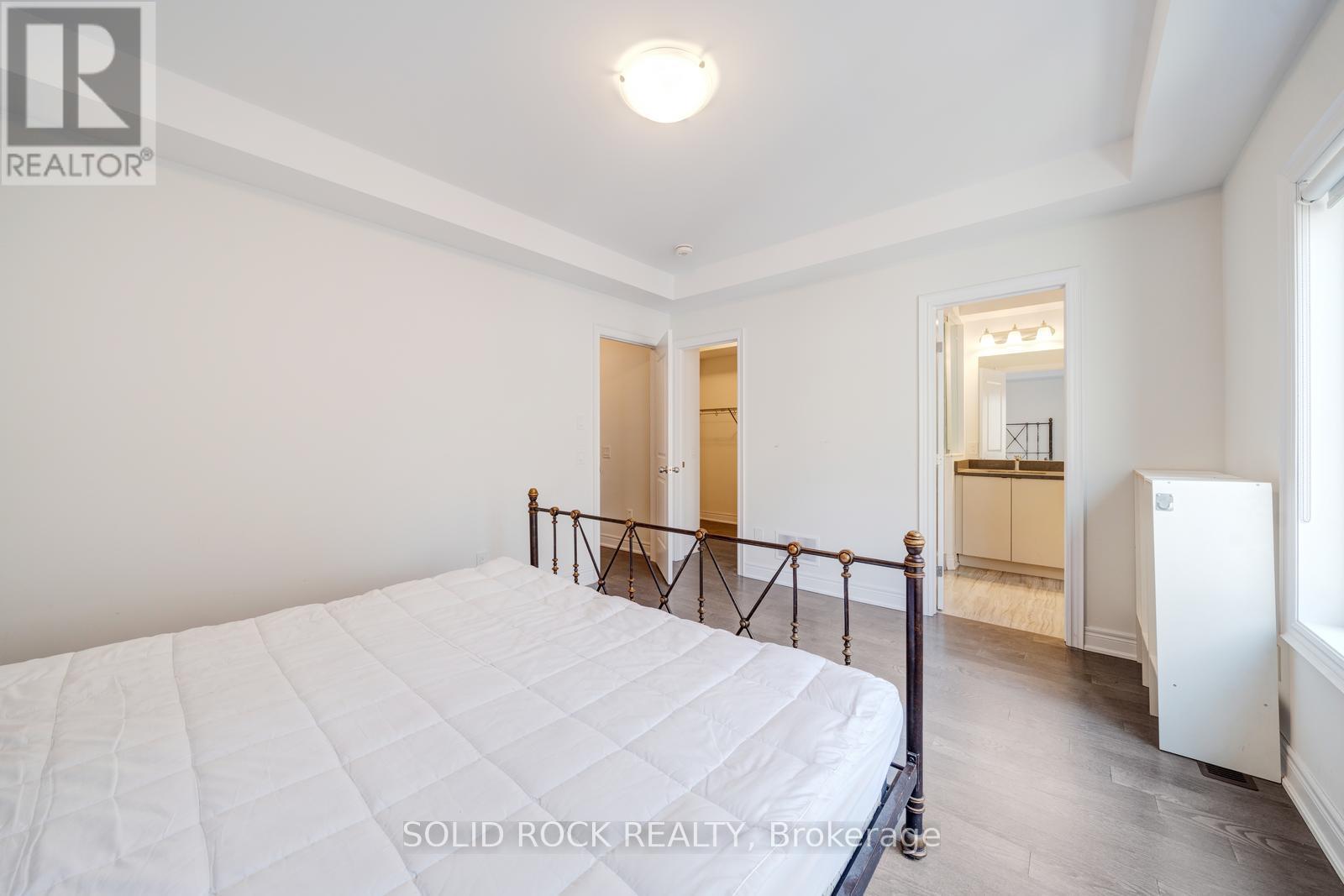 9376 Bayview Avenue Property Photo 15