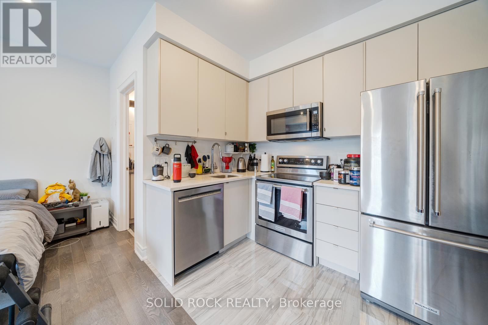 9376 Bayview Avenue Property Photo 26