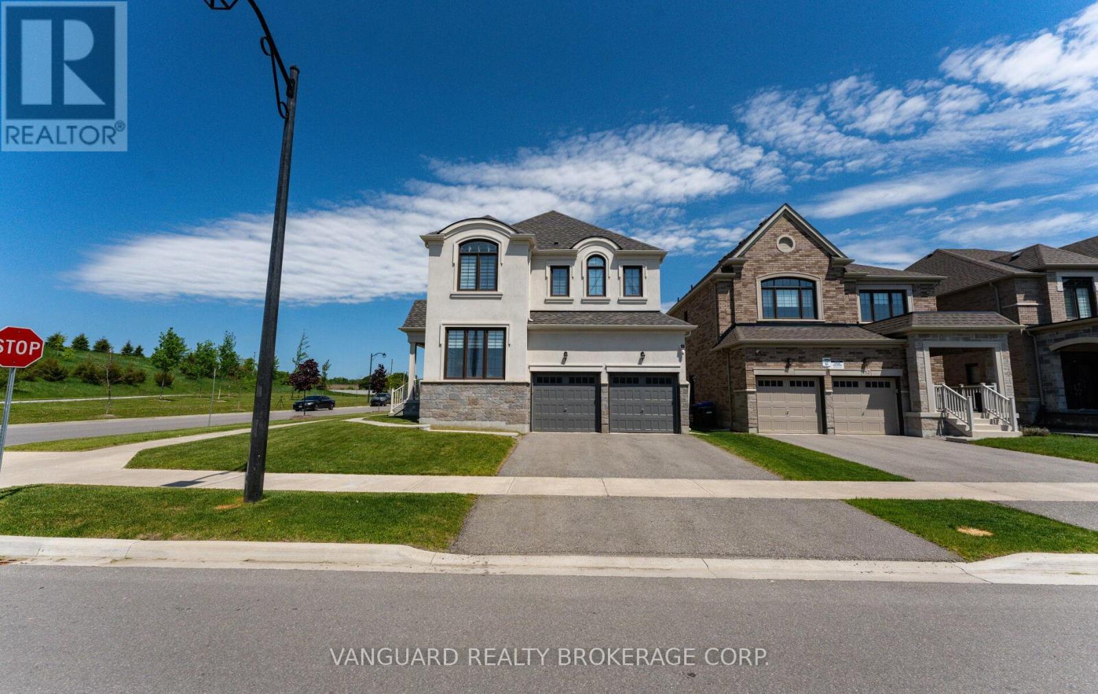 158 Scarlet Way Property Photo 2