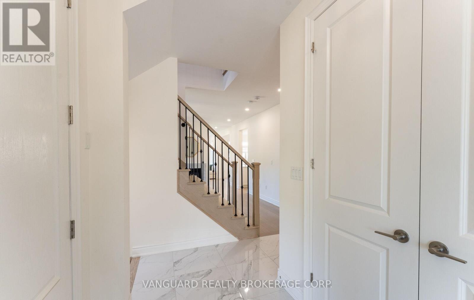 158 Scarlet Way Property Photo 6