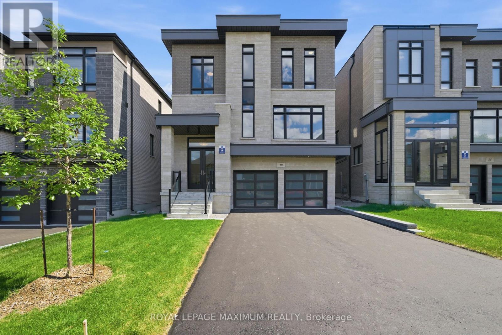 19 DONSGROVE COURT