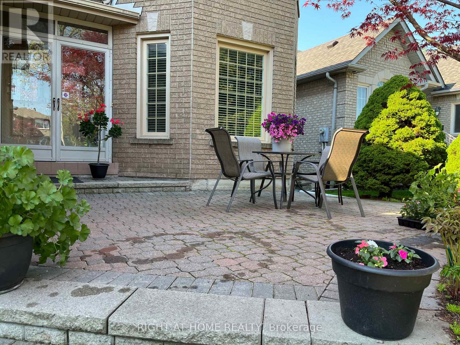 27 Addison Street Property Photo 5