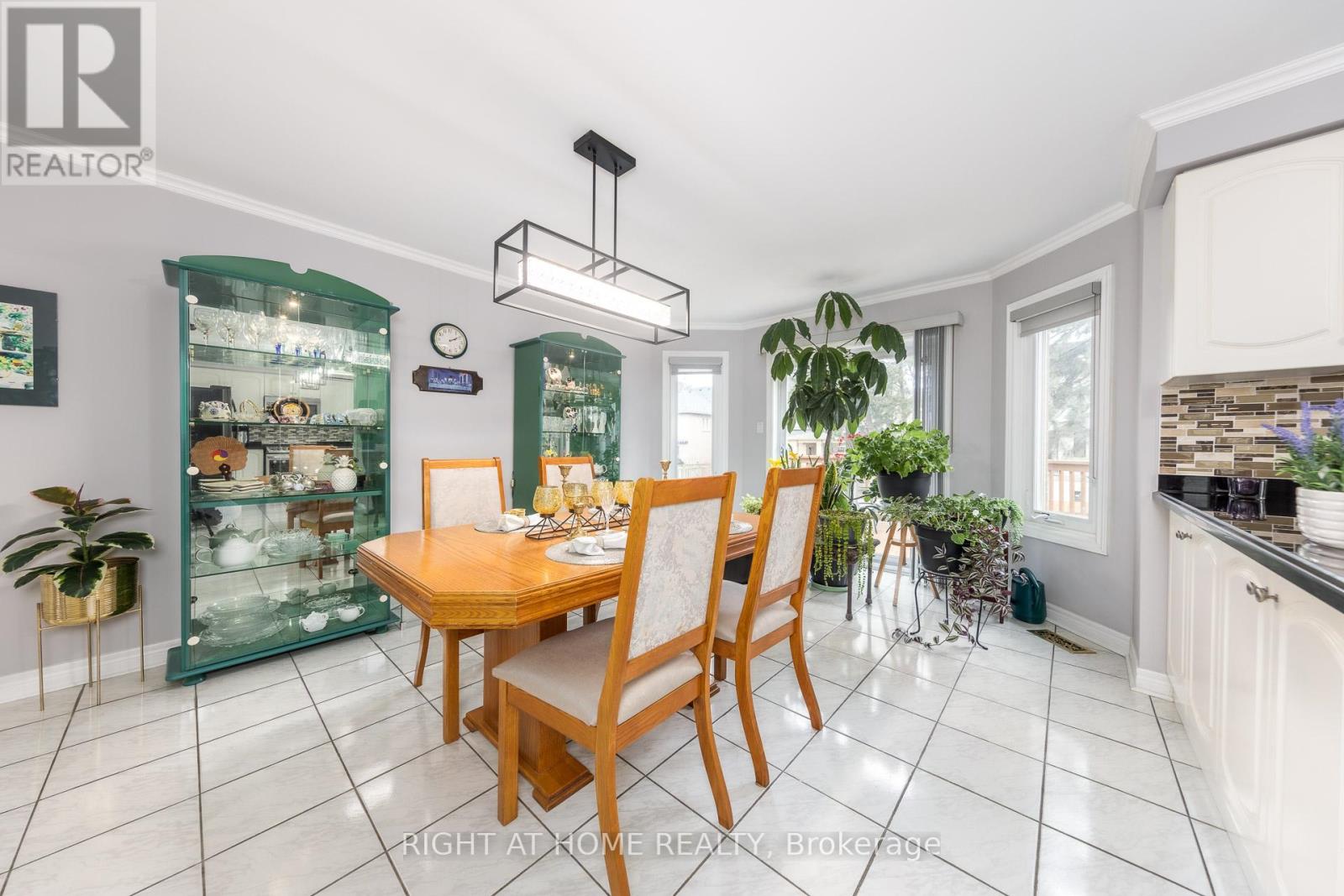 27 Addison Street Property Photo 16