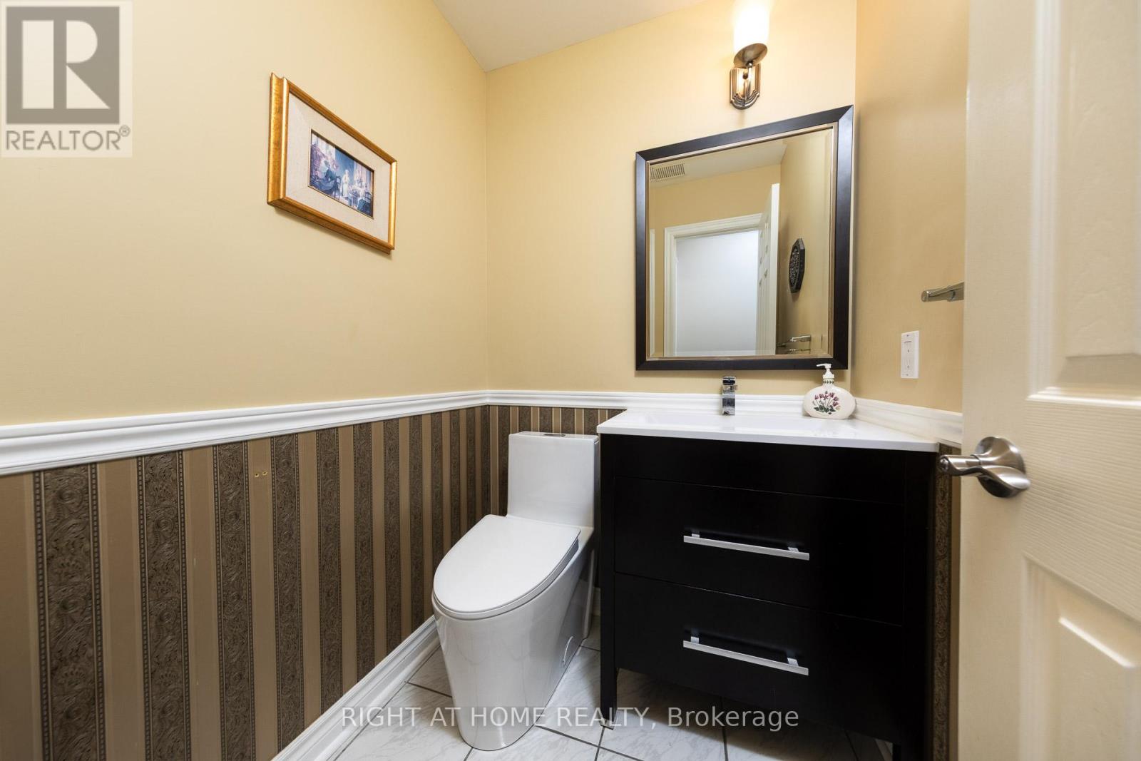 27 Addison Street Property Photo 19