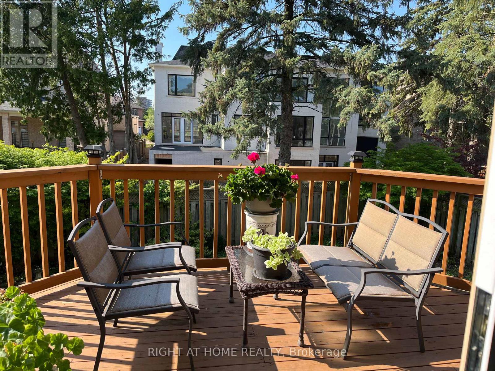 27 Addison Street Property Photo 21