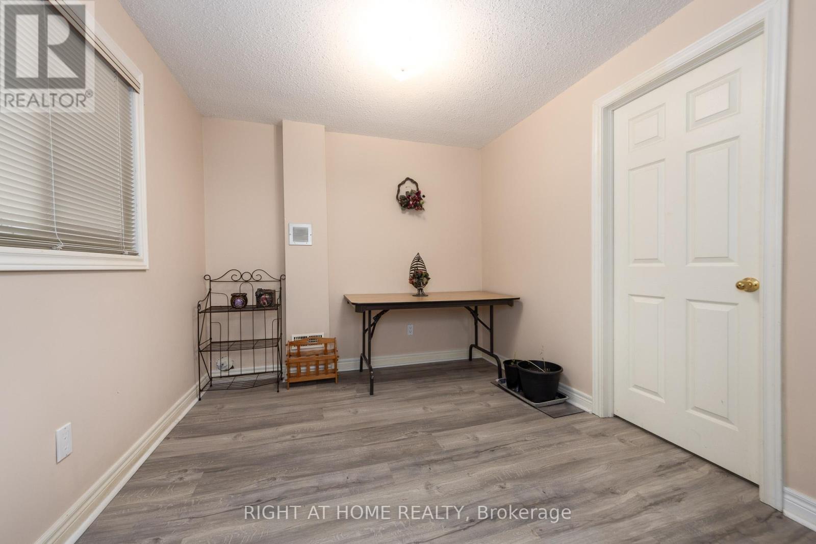 27 Addison Street Property Photo 42