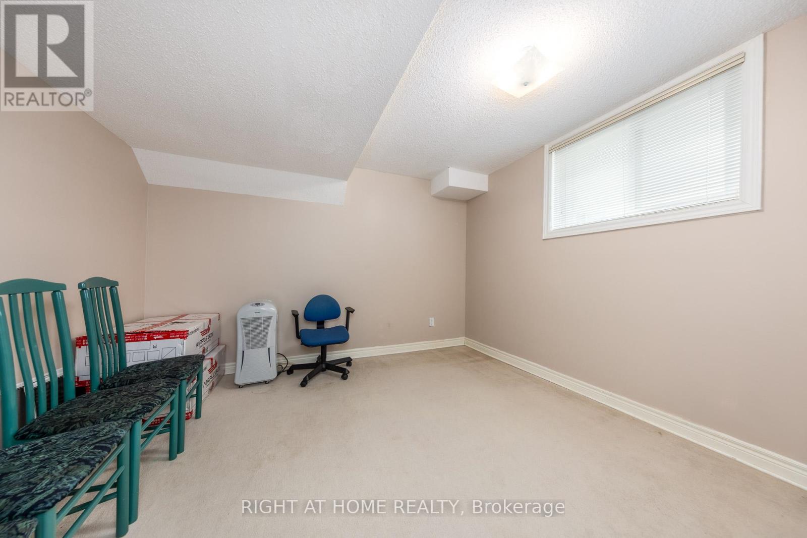 27 Addison Street Property Photo 44