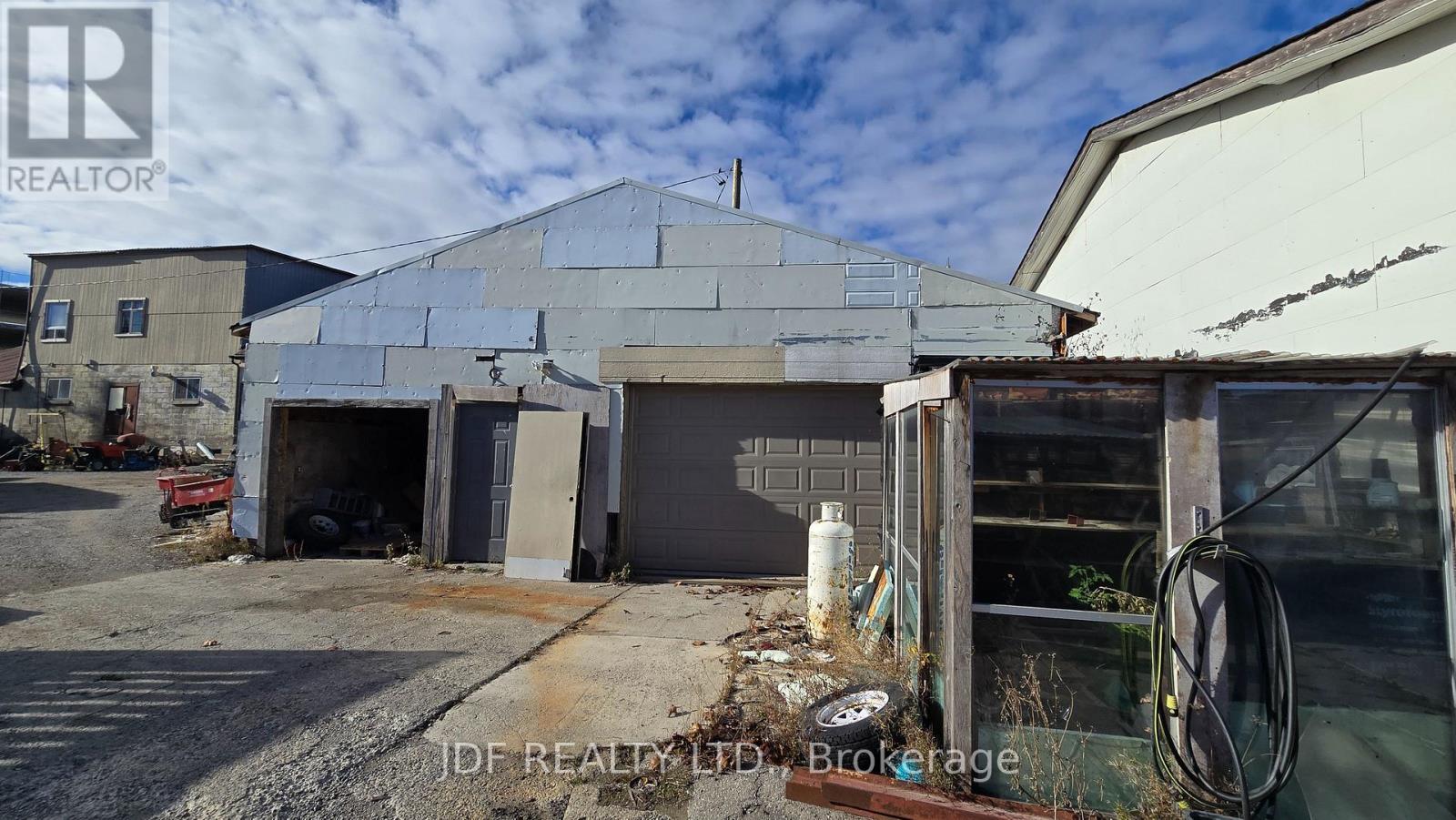 1* Burtons Lane Property Photo 11