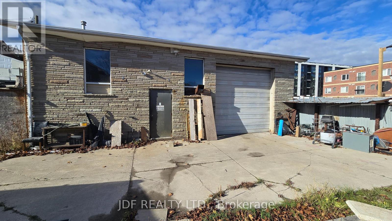 1* Burtons Lane Property Photo 14