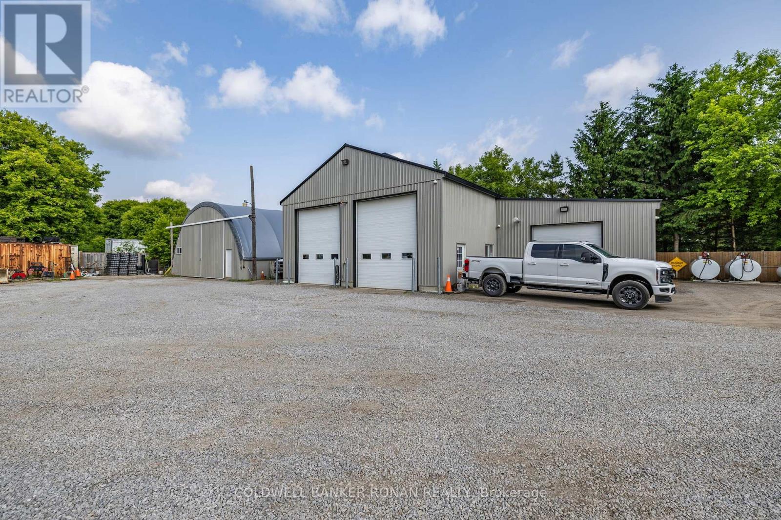 6643 3rd Line Property Photo 3